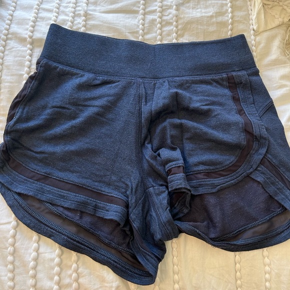 ATHLETA Womens Sweatshorts - Picture 3 of 4